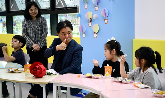 ▲ 지난해 열린 돌봄교실 어버이날 행사 모습. ⓒ화천군