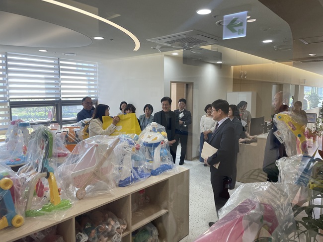 ▲ 강원특별자치도가 지난달 30일 양양군가족센터에서 '양양군 장난감 도서관' 개관식을 개최했다. ⓒ강원특별자치도