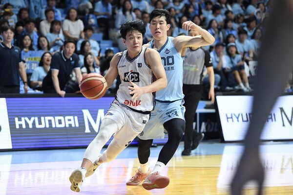 ▲ '슈퍼팀' KCC가 챔피언결정 1차전에서 소노를 격파했다.ⓒKBL 제공
