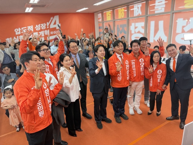 ▲ 선거사무소 개소식을 갖고 있는 전성균 후보ⓒ전성균 선거사부소 제공