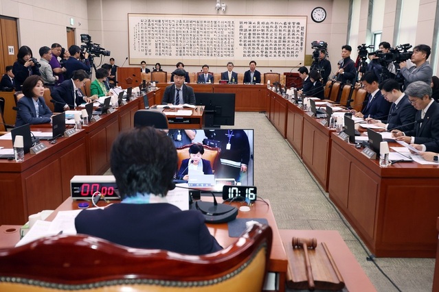 ▲ 서영교 국회 법사위원장이 지난달 22일 국회에서 열린 법제사법위원회 집단소송법 제정 관련 공청회를 주재하는 모습 있다. ⓒ뉴시스