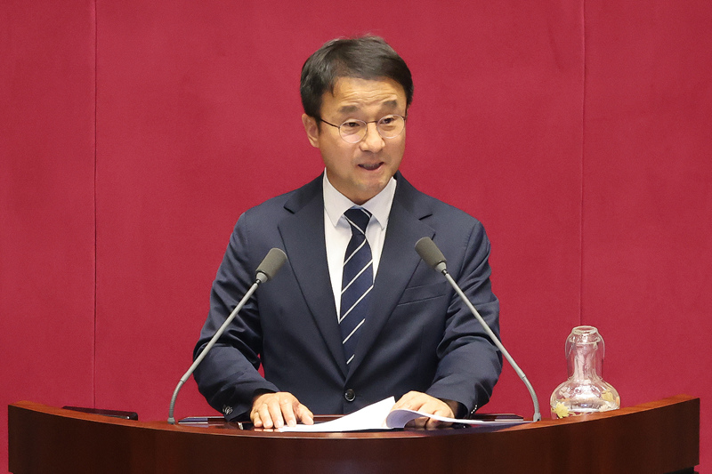 ▲ 개헌안 제안 설명하는 한병도 민주당 원내대표. ⓒ이종현 기자
