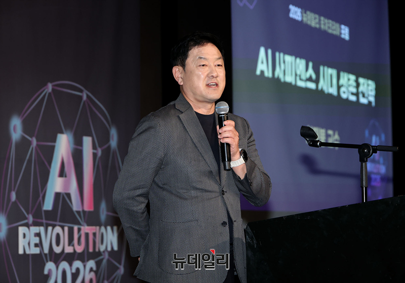 AI는 단순 트렌드 아닌 거스를 수 없는 혁명 … 최재붕 교수 "한국, AI 시대 핵심 국가로 부상"