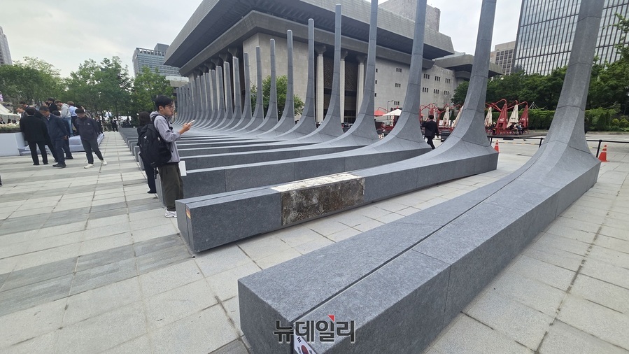 ▲ 6·25전쟁 참전용사의 희생을 기리는 '감사의 정원'이 12일 준공식과 함께 시민들에 공개됐다. ⓒ김승환 기자