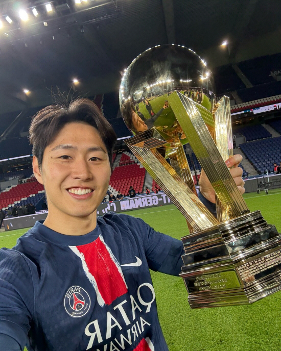 ▲ 이강인이 결장한 PSG가 랑스를 꺾고 리그 5연패를 달성했다.ⓒPSG 제공