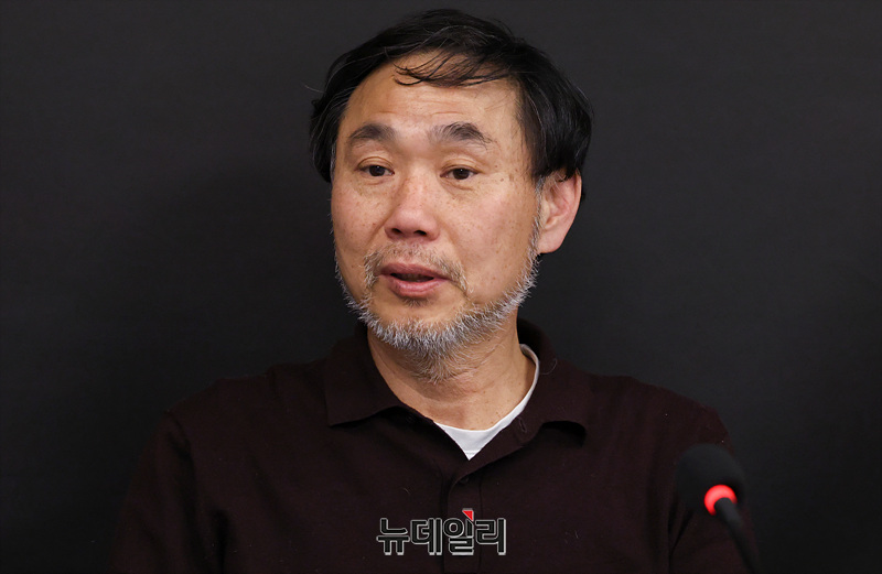 ▲ 김순환 서민민생대책위원회(서민위) 사무총장이 13일 오후 서울 중구 뉴데일리 본사에서 인터뷰를 하고 있다. ⓒ서성진 기자