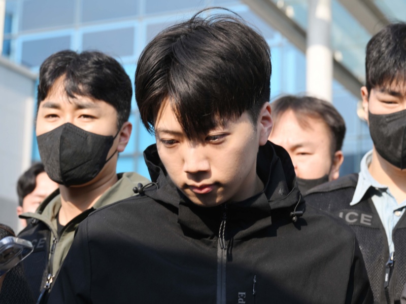 ▲ 살인 혐의 등을 받는 장윤기(23)가 14일 오전 광주 서구 서부경찰서에서 검찰소 송치되고 있다. ⓒ뉴시스