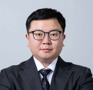 ▲ ETRI·전북대학교 연구팀과 공동연구를 통해 초대규모 텐서(Tensor) 데이터를 효율적으로 처리할 수 있는 GPU–스토리지 협업 기반 터커(Tucker) 분해 기술을 개발한 한기대 전강욱 교수.ⓒ한기대