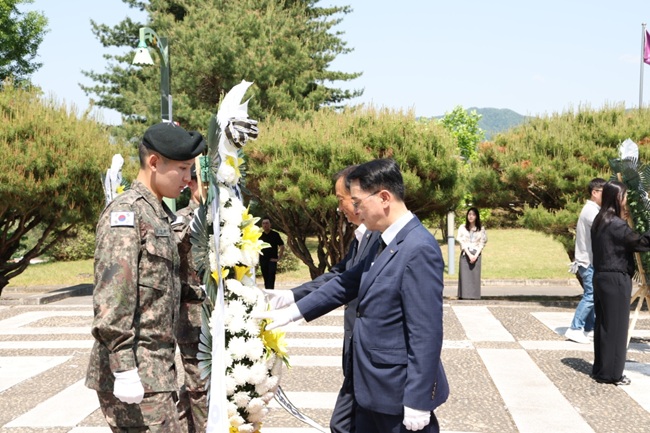▲ 이날 행사에는 오니 얄링크 주한 네덜란드 부대사를 비롯해 최태영 횡성군수 권한대행, 횡성군 관계자, 참전용사 유족, 보훈단체 관계자 등 160여 명이 참석해 참전용사들의 넋을 기렸다. ⓒ횡성군