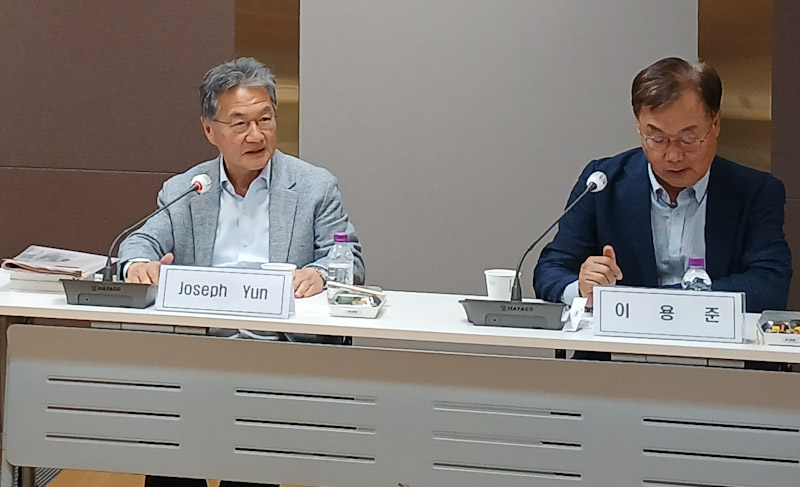 ▲ 조셉 윤 전 주한 미국 대사대리가 19일 세종연구소가 개최한 제20차 세종열린포럼에서 '트럼프 시대의 한미관계'를 주제로 강연하고 있다. ⓒ세종연구소 제공