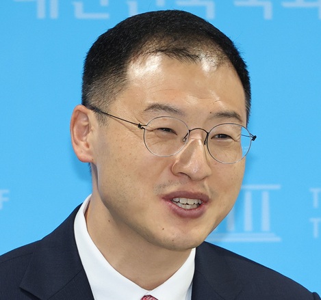 [단독] 김상욱, 필리핀 성매매 혐의 피고발 … "내가 알선했다" 제보자 등장, 논란 확산
