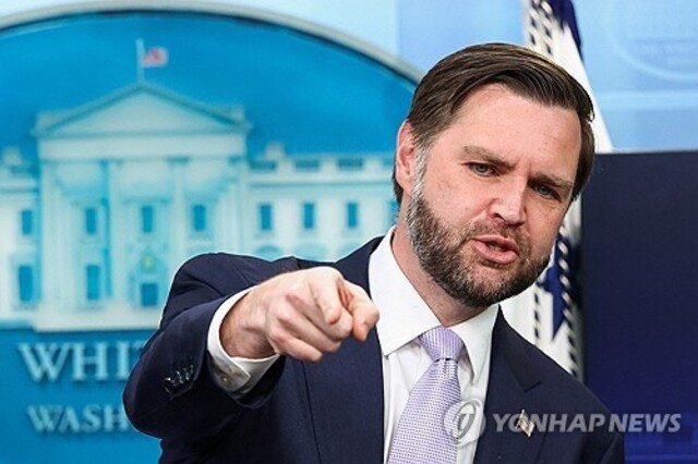 ▲ 19일(현지시각) 미국 워싱턴 D. C. 백악관에서 브리핑을 하고 있는 J. D. 밴스 부통령. 출처=로이터ⓒ연합뉴스