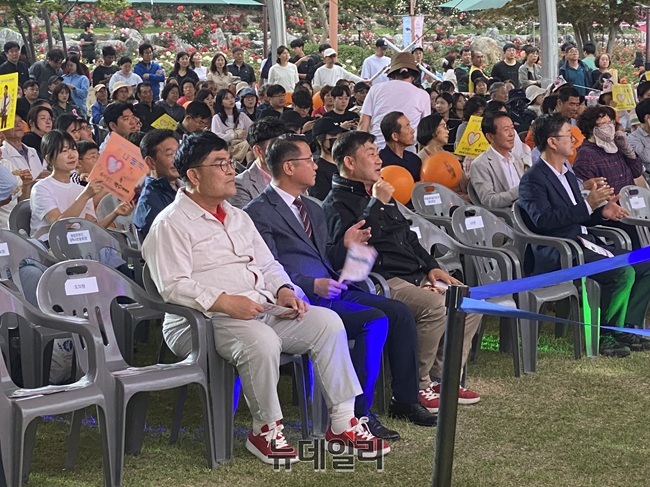 ▲ 이날 축사를 통해 김광철 삼척관광문화재단 이사장 대행과 권정복 삼척시의회 의장은 
