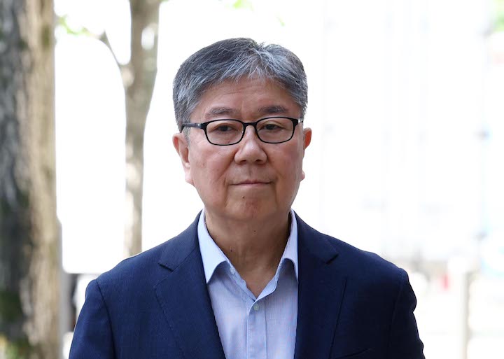▲ 김대기 전 대통령실 비서실장이 대통령 관저 이전 의혹 관련 조사를 받기 위해 지난 15일 경기 과천 2차 종합특별검사팀 사무실로 출석하고 있다. ⓒ뉴시스