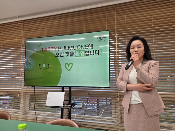▲ 윤명랑 풀무원식품 글로벌마케팅총괄본부장이 21일 풀무원이 제안하는 지속가능식생활에 대해 설명 중이다.ⓒ최신혜 기자