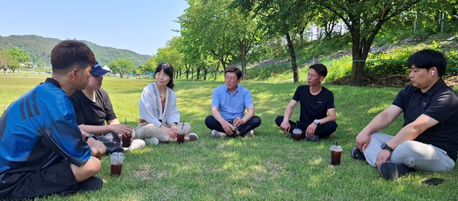 박승영·신영재 홍천군수 후보, 정책 발표·주말 유세 나서