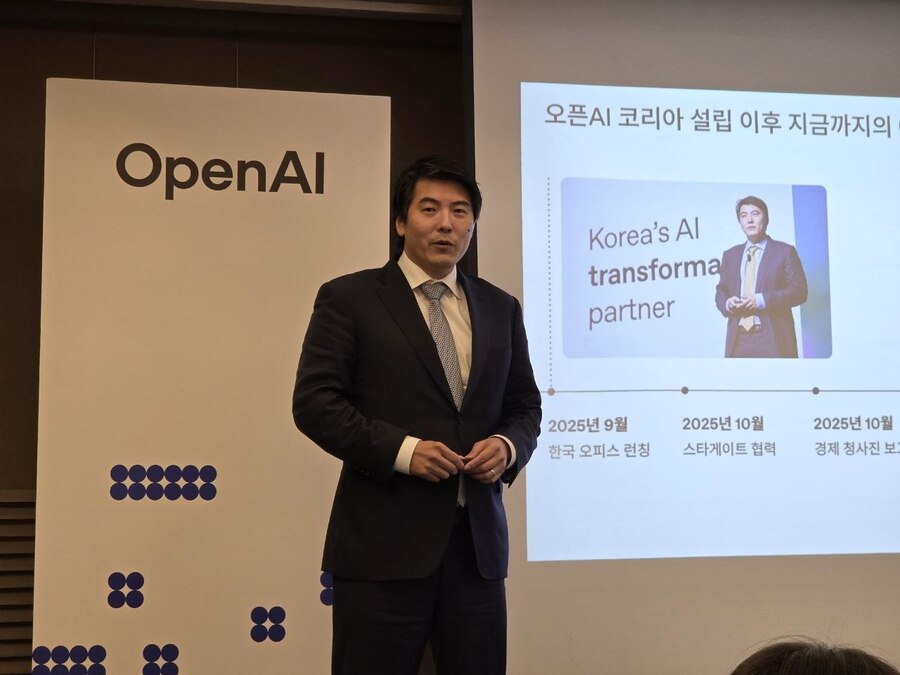 ▲ 제이슨 권(Jason Kwon) 오픈AI 최고전략책임자(CSO)가 27일 서울 JW 메리어트호텔에서 기자회견을 진행 중이다.ⓒ강필성 기자