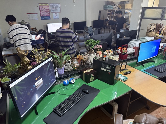 ▲ 강원랜드가 사행산업통합감독위원회, 게임물관리위원회, 강원경찰청, 정선경찰서, 한국마사회와 함께 지난 26일 정선군 사북읍 일대에서 불법 사행성 게임행위에 대한 대대적 합동 단속을 전개했다. ⓒ강원랜드