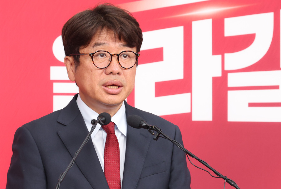 ▲ 유의동 국민의힘 평택을 국회의원 재선거 후보가 28일 오후 서울 여의도 중앙당사에서 '보수후보 단일화'를 호소하는 기자회견을 하고 있다. ⓒ뉴시스