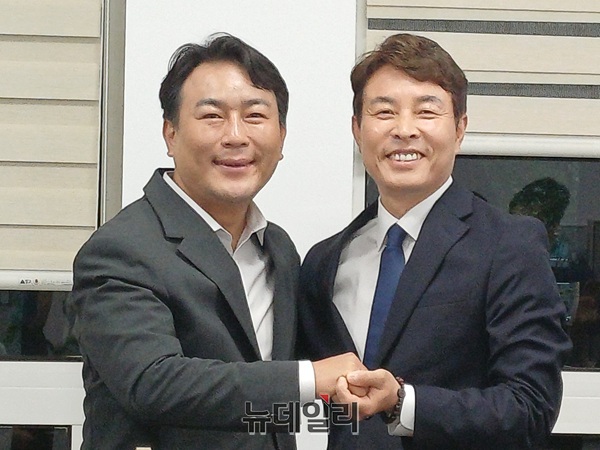 ▲ 왼쪽부터 유지곤, 전문학 서구청장 후보.ⓒ김경태기자
