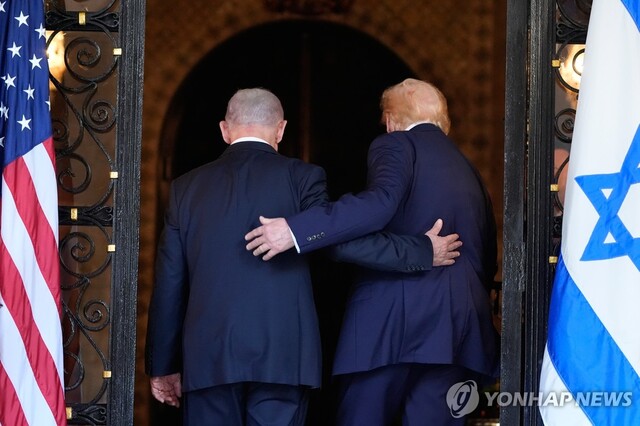 ▲ 도널드 트럼프 미국 대통령과 베냐민 네타냐후 이스라엘 총리. 출처=APⓒ연합뉴스
