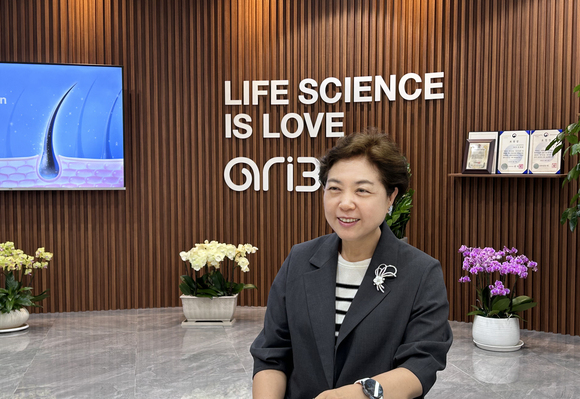 ▲ 김나경 아리바이오 부사장이 29일 경기도 성남시 판교 아리바이오 본사에서 만나 뉴데일리와 만나 인터뷰를 진행하고 있다. ⓒ조희연 기자