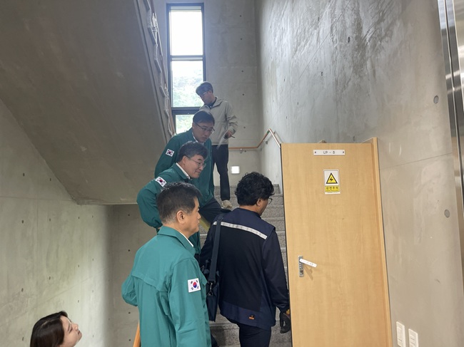 ▲ 이날 합동점검에는 강원특별자치도, 유관기관, 민간 전문가 등이 함께 참여해 안전관리 실태를 직접 확인했다. ⓒ홍천군