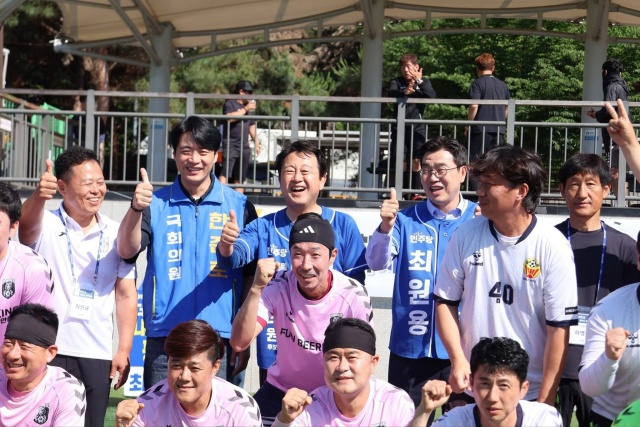 ▲ 최원용 후보, 선거운동 모습ⓒ최원용 후보 캠프 제공