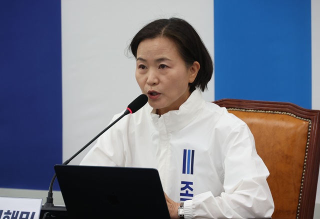 ▲ 이해민 조국혁신당 선거대책위원회 총괄본부장이 지난 1일 서울 여의도 국회에서 열린 '평택 선거· 63시간 선거운동 현황 관련 기자간담회'에서 발언하는 모습. ⓒ뉴시스