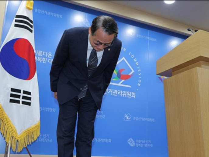 선관위 "투표용지 부족, 선거연기·재선거 사유 아냐" … 개표 강행 방침