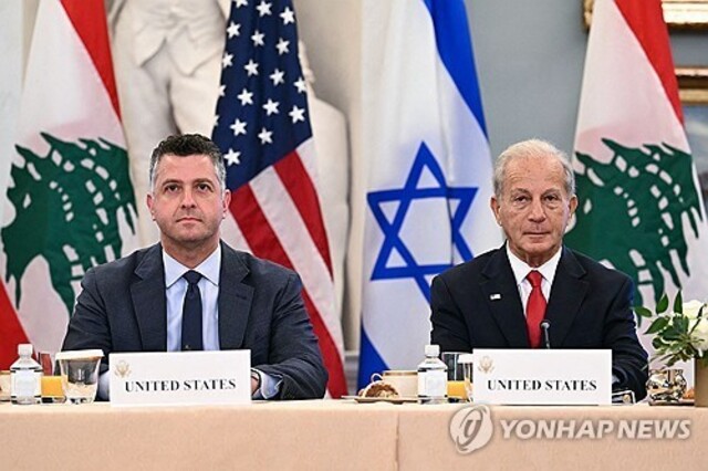 ▲ 이스라엘과 레바논 간 중재에 나선 미국 관리들. 출처=AFPⓒ연합뉴스