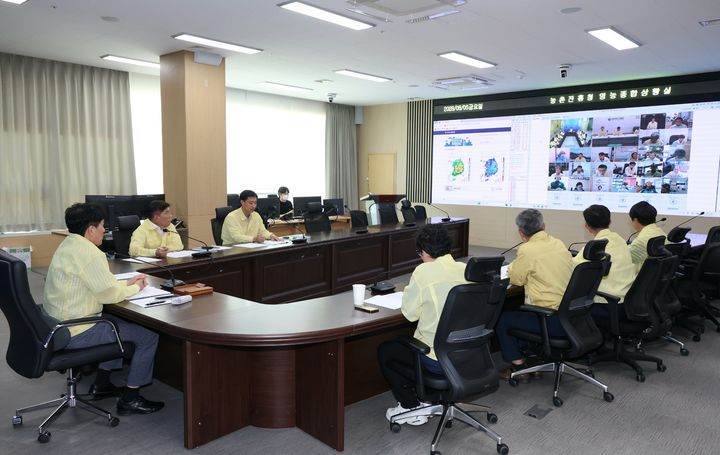 ▲ 농림축산식품부가 과수화상병 확산 차단을 위한 긴급 상황 점검회의를 열고 방제 대책을 논의했다.ⓒ농림축산식품부
