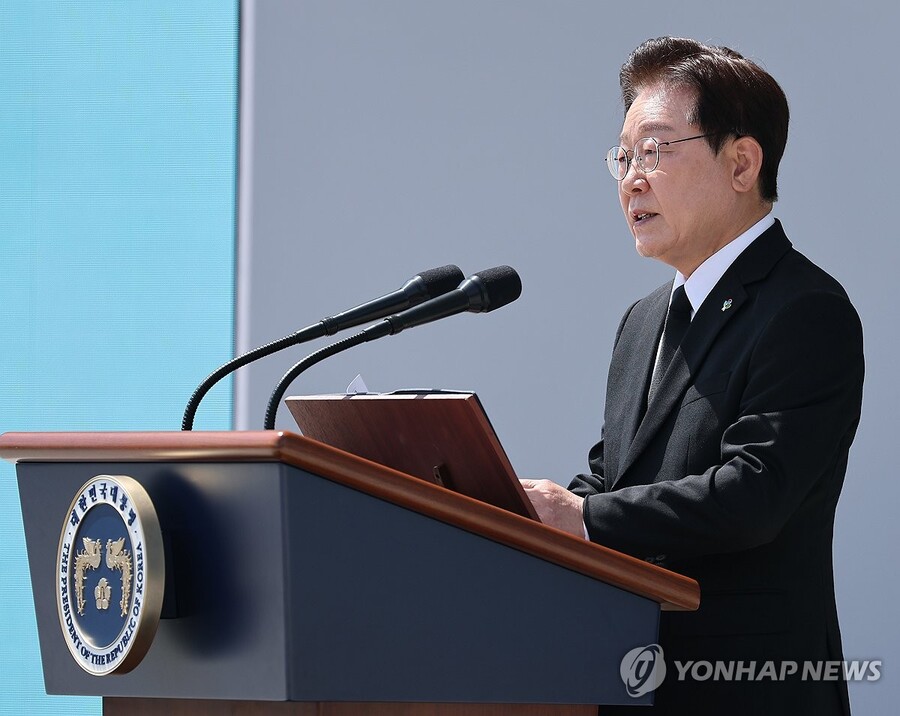 ▲ 이재명 대통령이 6일 서울 동작구 국립서울현충원에서 열린 제71회 현충일 추념식에서 추념사를 하고 있다. ⓒ연합뉴스