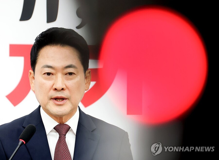 ▲ 국민의힘 장동혁 대표가 7일 국회에서 6·3 지방선거에서 불거진 투표용지 부족 사태와 관련한 기자회견을 열고 있다. ⓒ연합뉴스