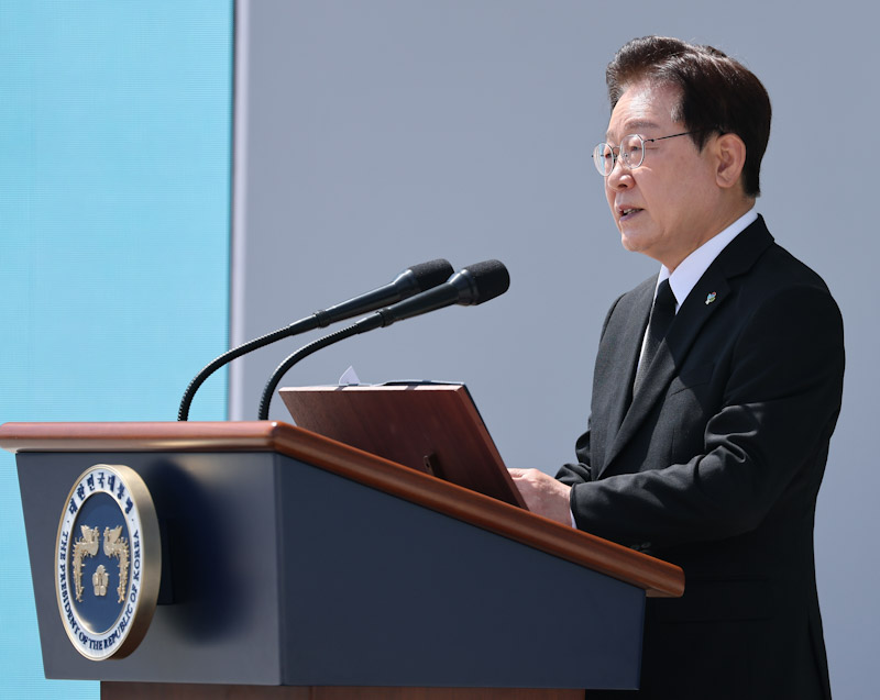 ▲ 이재명 대통령이 6일 서울 동작구 국립서울현충원에서 열린 제71회 현충일 추념식에서 추념사를 하고 있다. ⓒ청와대통신사진기자단