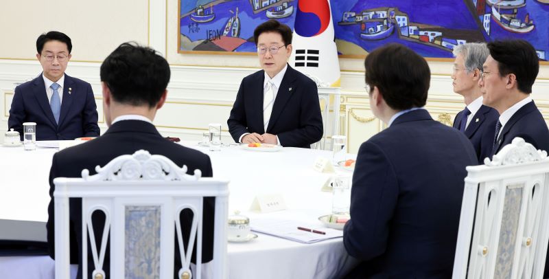 ▲ 이재명 대통령이 8일 청와대에서 열린 4부 요인 회동에서 발언하고 있다. ⓒ뉴시스