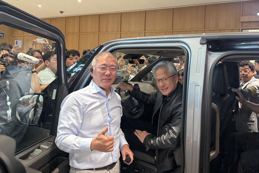 ▲ 젠슨 황 엔비디아 CEO와 정의선 현대차그룹 회장이 회동하는 모습. ⓒ뉴데일리DB