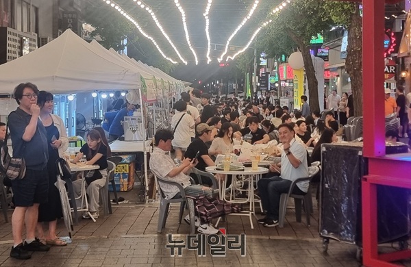 ▲ 25년 0시 축제 현장의 모습. ⓒ김경태기자