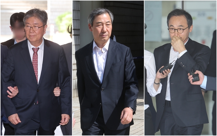 ▲ 지난달 22일 서울 서초구 서울중앙지법에서 열린 구속 전 피의자 심문(영장실질심사)에 출석하는 김대기 전 대통령 비서실장(맨 왼쪽)과 영장실질심사를 마치고 나오는 윤재순 전 총무비서관(가운데), 김오진 전 관리비서관의 모습. ⓒ연합뉴스