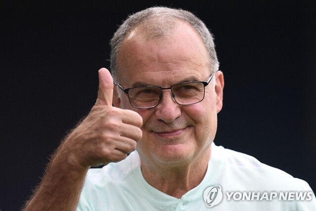 ▲ 웃어보이는 마르셀로 비엘사 감독 ⓒ연합뉴스