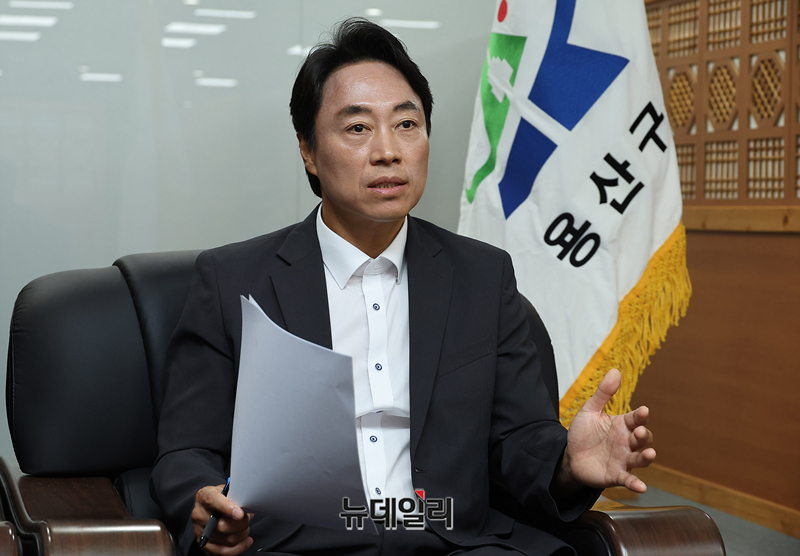 ▲ 김경대 용산구청장 당선인이 9일 오후 서울 용산구청에서 뉴데일리와 인터뷰하고 있다. ⓒ정상윤 기자