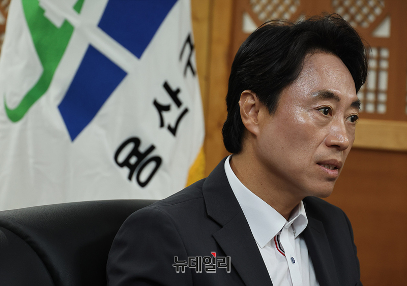 ▲ 김경대 용산구청장 당선인이 9일 오후 서울 용산구청에서 뉴데일리와 인터뷰하고 있다. ⓒ정상윤 기자