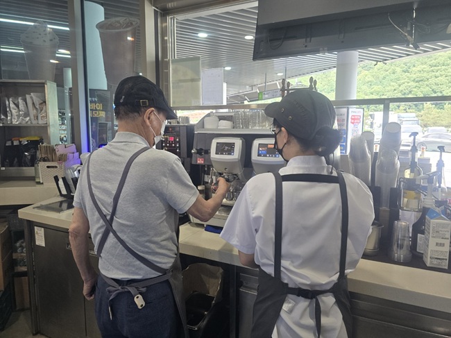 한국도로공사 강원본부, 경증 치매인 휴게소 일자리 사업 추진
