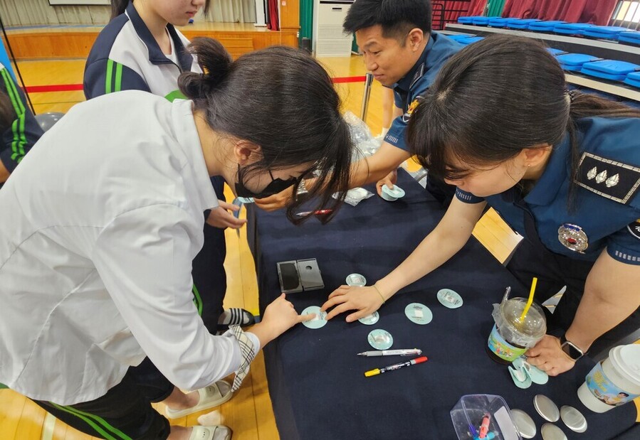 ▲ 광주경찰청이 광주시교육청과 함께 학교폭력 예방을 위한 ‘투게더 폴 데이’ 추진ⓒ광주경찰청 제공