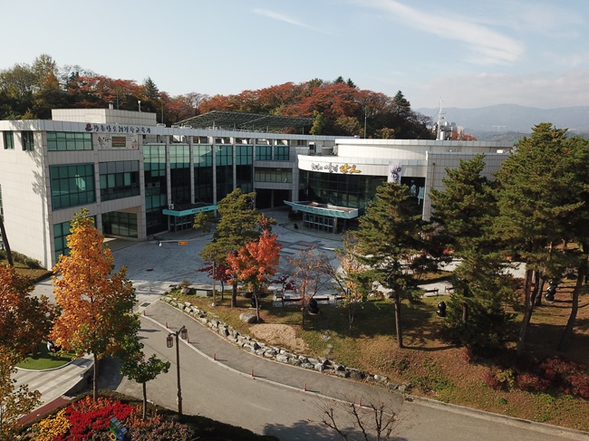 ▲ 강릉단오제전수교육관 전경. ⓒ강릉시