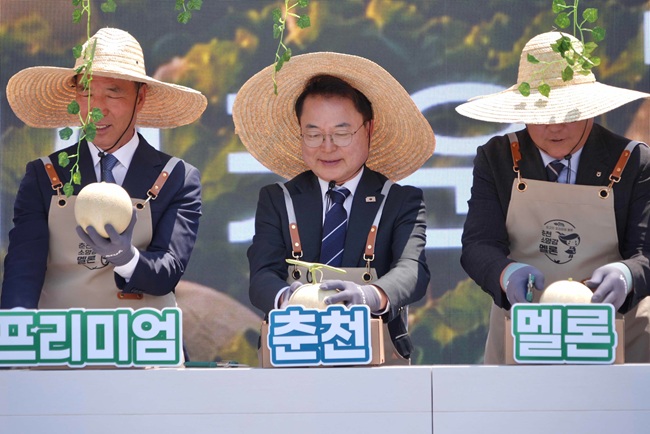 ▲ 춘천시가 12일 춘천원예농협 본점에서 '소양강 멜론 전략작목 선포식'을 개최했다. ⓒ춘천시