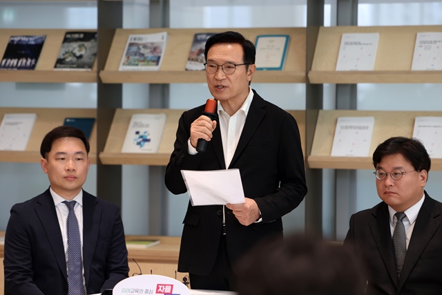 ▲ 임태희 경기도교육감이 16일 경기도교육청에서 6·3 지방선거 관련 의혹 진상규명을 위한 기자회견에서 발언하고 있다. ⓒ경기도교육청 제공