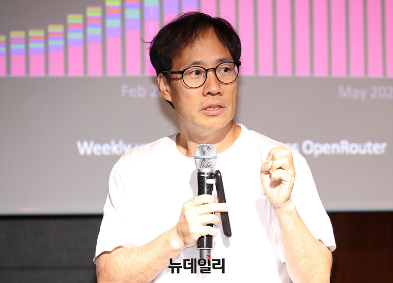 ▲ 김성훈 업스테이지 대표이사가 16일 서울 여의도 콘래드 호텔에서 ‘미디어 데이’를 열고, ‘업스테이지 컴퍼니’의 출범을 선언하고 있다.ⓒ서성진 기자