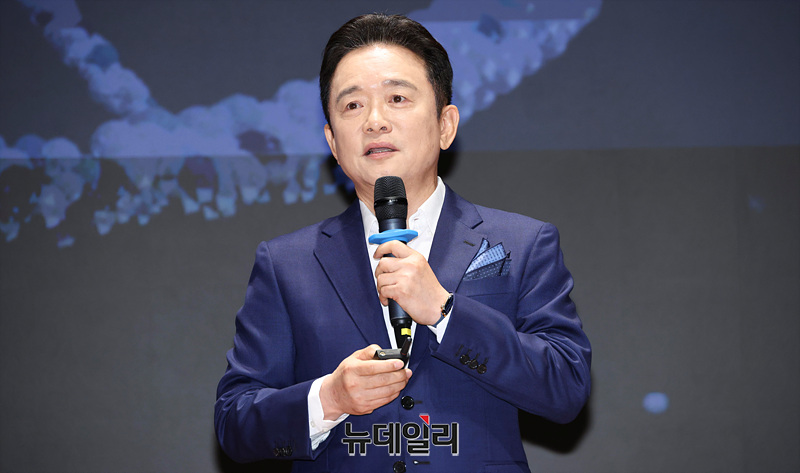 ▲ 남경필 젬백스 회장이 17일 여의도 한국거래소에서 열린 젬백스 회장 취임식에서 발언하고 있다. ⓒ서성진 기자