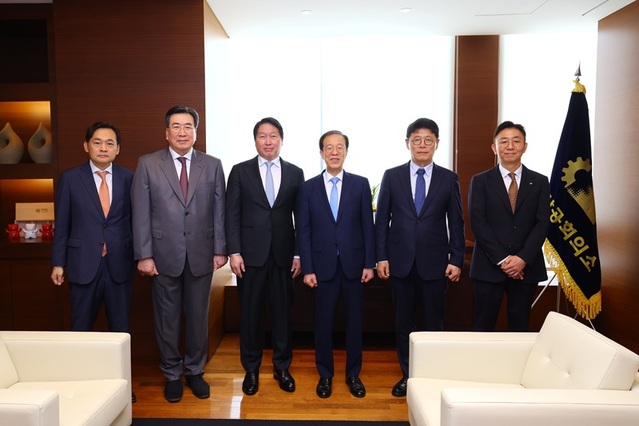 ▲ 대통령 직속 국민통합위원회가 국내 대표 경제단체인 대한상공회의소(회장 최태원)와 경제 양극화를 완화하고 지속가능한 사회를 만들어 나가기 위해 상호 협력하기로 했다. ⓒ국민통합위원회
